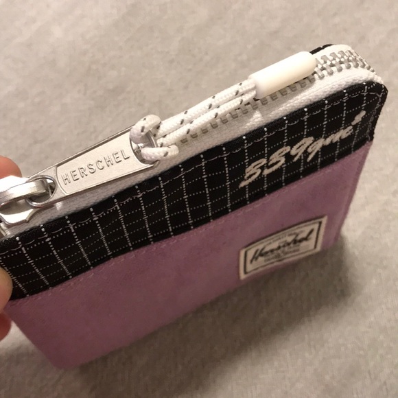 Herschel Supply Company - Picture 3 of 8